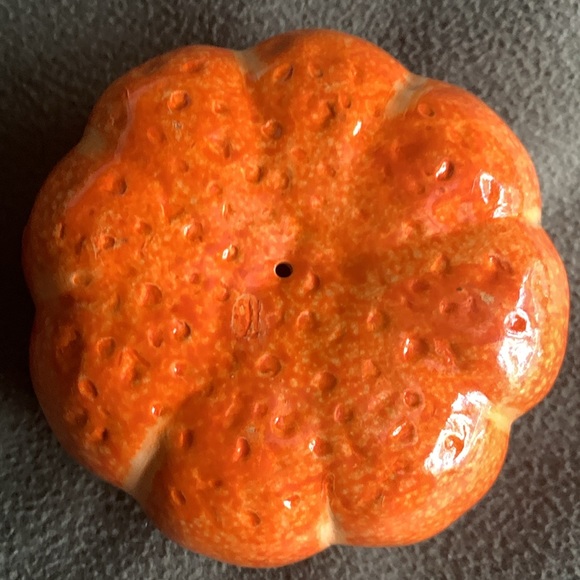 Set of 2 orange ceramic pumpkins.  Approximately 5” across and 3 1/2” tall. - Picture 9 of 9